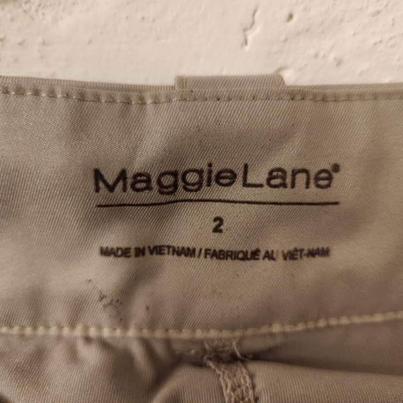 Maggie Lane Beige Skort Size 2 - Picture 3 of 4